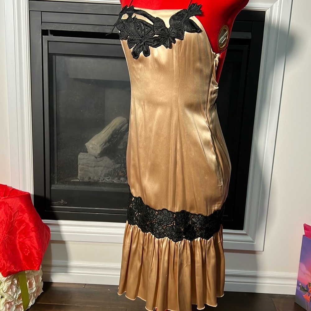 New in the tags 🏷️ Bebe Ember Bust Fitted golden dress 👗